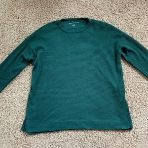 Woman’s American Eagle Outfitters forest green long sleeve shirt size medium